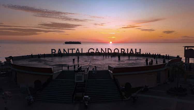 Pesta Pantai Kota Pariaman, 8 Pantai Disulap Jadi Surga Wisatawan