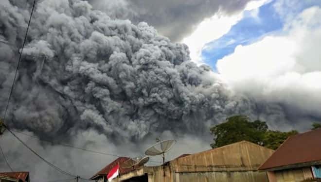 Erupsi Gunung Sinabung Terjadi Lagi Siang Ini, Masyarakat Diminta Waspada