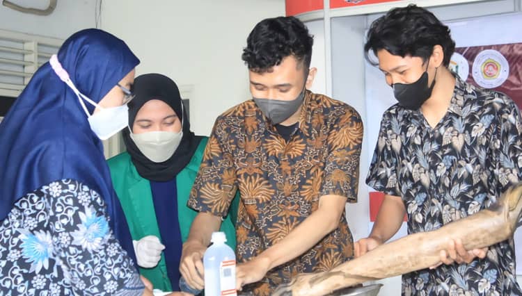 Mahasiswa Unusa Ajarkan Karang Taruna Tangani Luka Bakar