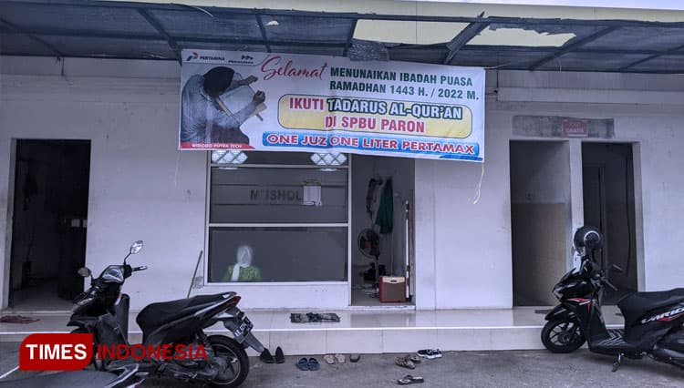 Warga Ngawi, Ngaji Satu Juz Al-Qur'an di SPBU Gratis Satu Liter Pertamax