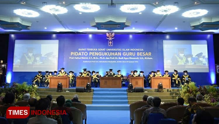 UII Kukuhkan Dua Guru Besar Baru, Siapa Mereka?