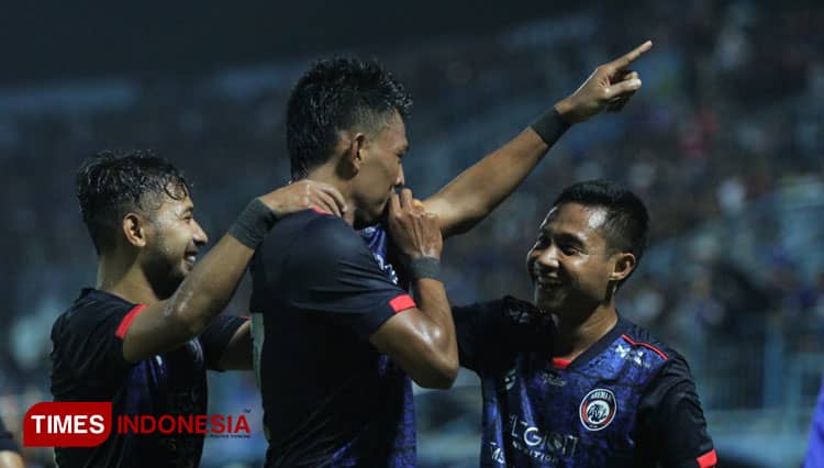 Arema FC Tumbangkan RANS Nusantara FC di Stadion Kanjuruhan