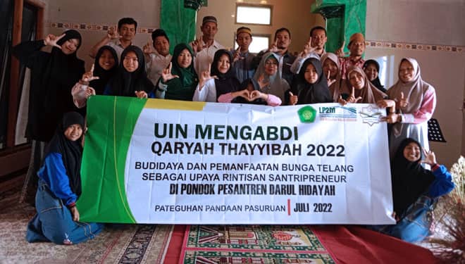 Tim Dosen UIN Maliki Malang Latih Santri Budidaya Bunga Telang
