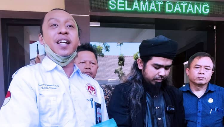 Gus Samsudin Laporkan Pesulap Merah ke Polda Jatim, Dugaan Pencemaran Nama Baik