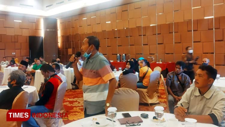Pembinaan PKL di Hotel, Wali Kota Madiun Beri Warning