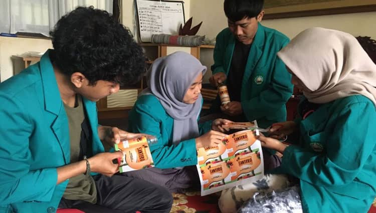 Unisma Malang Gandeng PKK dan Karang Taruna Kembangkan Produk UMKM Santero