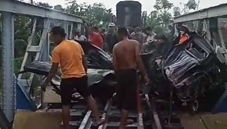 Kecelakaan KA Logawa Tabrak Pikap Hingga Terbakar, Begini Penjelasan KAI Daop 9