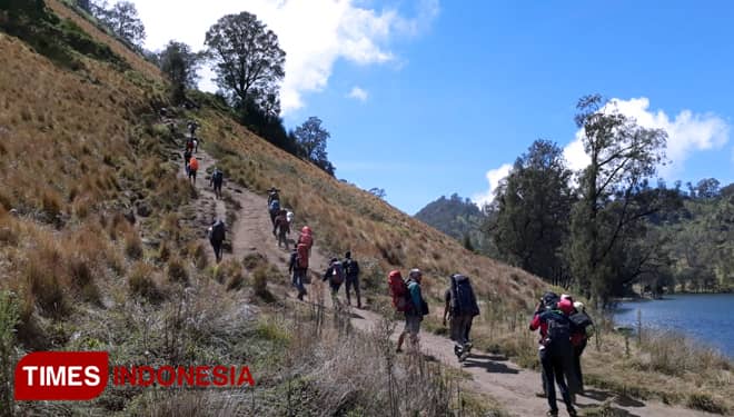 Pendakian Gunung Semeru Dibuka Per 1 Oktober 2020