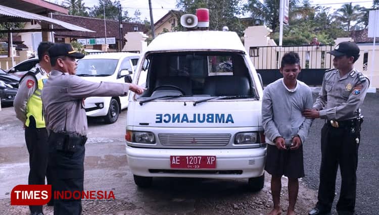 Pemuda Gangguan Jiwa Bawa Kabur Ambulans RSUD Pacitan