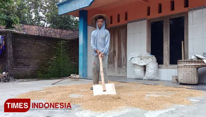 Sekitar 25 Tahun Menabung untuk Ibadah Haji, Impian Pedagang Tempe Sragen ini Pupus