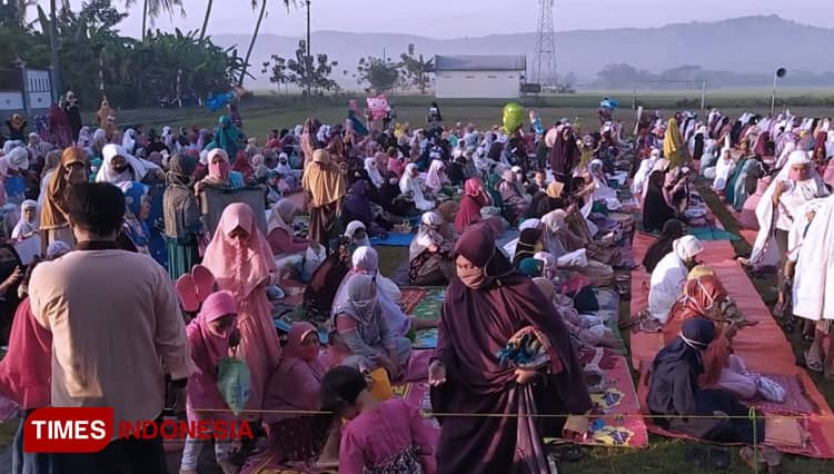 Shalat Idul Adha di Banyumas, Warga Abaikan Jarak yang Dianjurkan