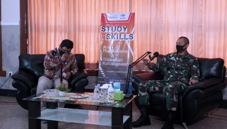 Danrem 083 Baladhika Jaya Beri Motivasi Mahasiswa Baru Ma Chung