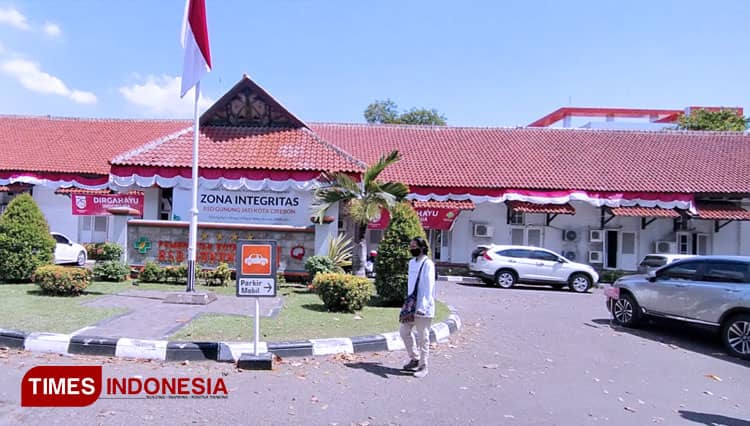 Pasien Rujukan RSUD Gunung Jati Dirujuk ke RS Terdekat