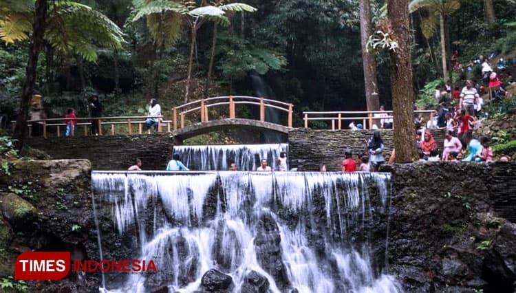 Punya Nama Muhammad, Gratis Masuk Wisata Curug Cipeuteuy Majalengka