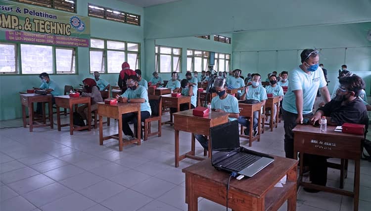 Pemkot Kediri Latih 50 Pemuda Jadi Montir Sepeda Kayuh