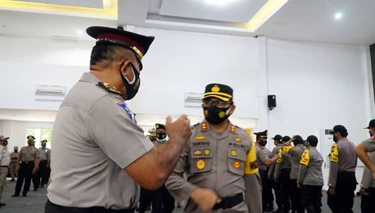 375 Personel Polrestabes Surabaya Naik Pangkat