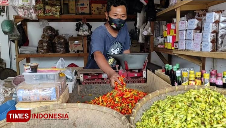 Harga Cabai Naik, Omzet Penjual di Pasar Tradisional Kota Blitar Turun Drastis
