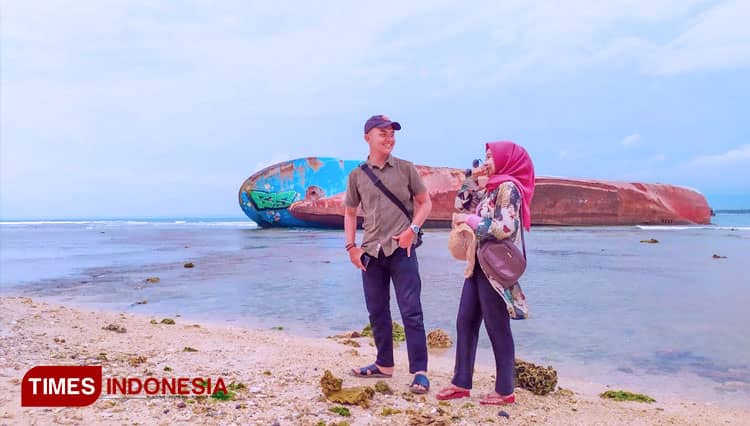 Menguak Fakta Kapal FV Viking yang Ditenggelamkan di Pantai Pangandaran