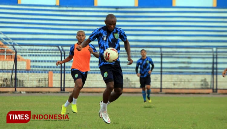 Jelang Lawan PSS Sleman, Persela Terancam Gagal Turunkan Zah Rahan