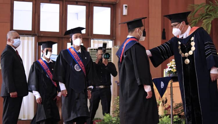 Digelar Secara Luring Terbatas dan Daring, UAD Mewisuda 2771 Lulusan