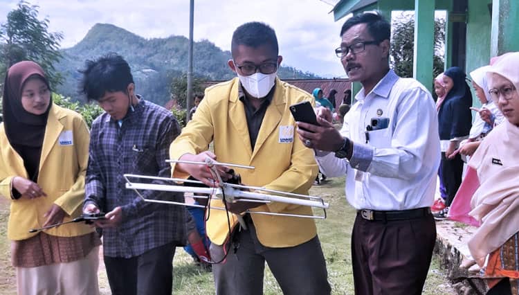 Mahasiswa Program Kampus Mengajar di Banjarnegara Uji Coba Pembelajaran Lewat SSTV