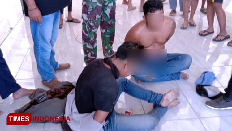 Acungkan Sajam Saat Ketahuan Curi Motor, Dua Pelaku Curanmor Dihakimi Massa