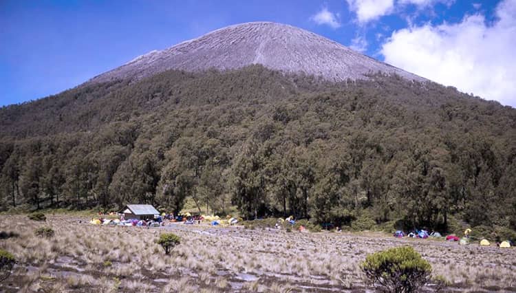 Dibuka Kembali, Pendakian Gunung Semeru Tambah Kuota