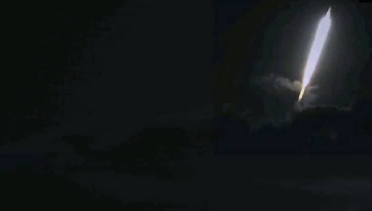 Cahaya Mirip Meteor Nampak di Langit Banyuwangi, Ada Dentuman Keras Setelahnya