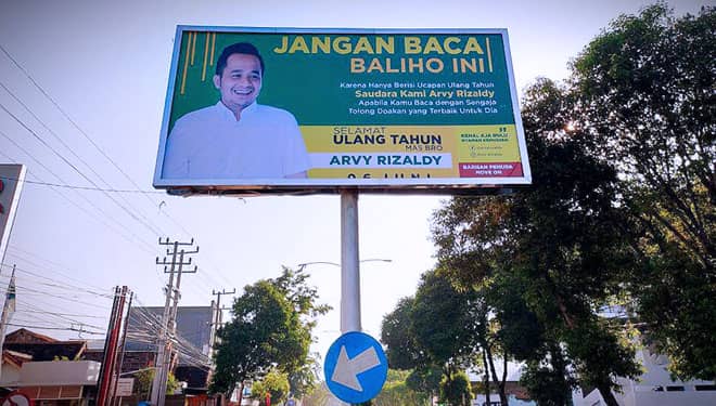 Trend Ucapan Ultah Gokil Lewat Baliho Raksasa Ala Milenial Banyuwangi