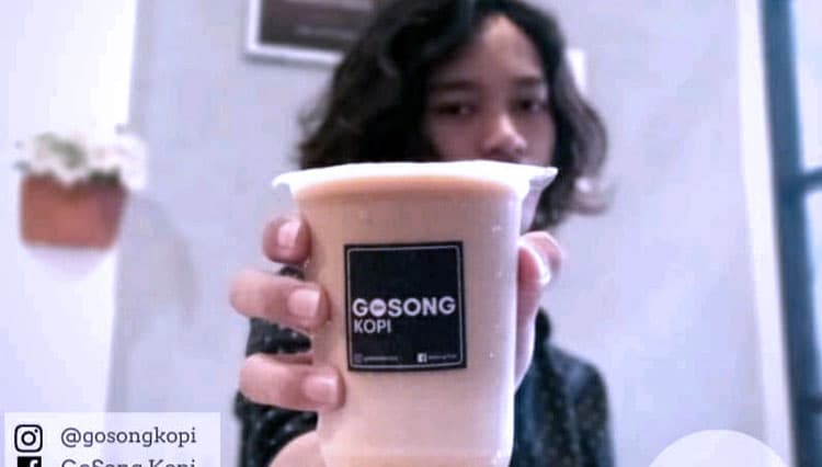 Buka Warkop 'GoSong Kopi' Saat Pandemi, Pemuda 17 Tahun Asal Jombang Ini Sukses