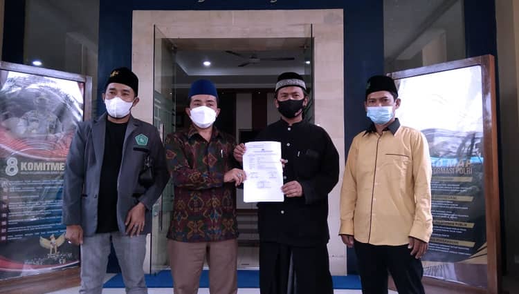 Alumni PP Salafiyah Syafi’iyah Situbondo di Bali Laporkan Akun FB Penghina Kiai Azaim