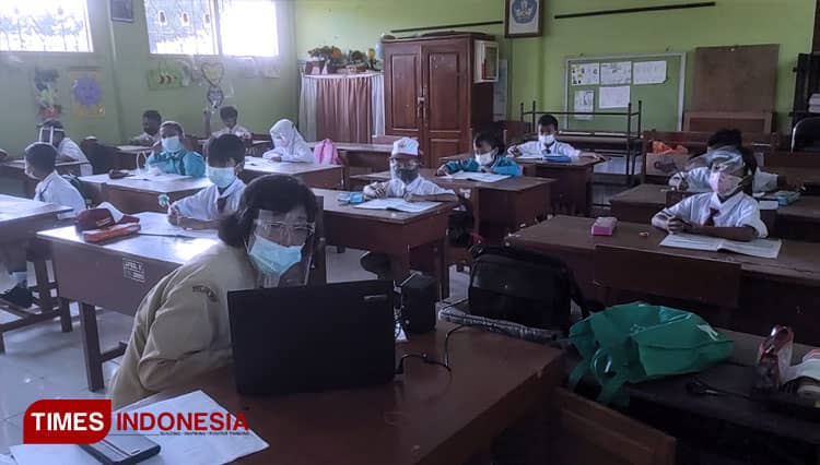 Sekolah SD dan SMP di Banyuwangi Melangsungkan Pembelajaran Tatap Muka