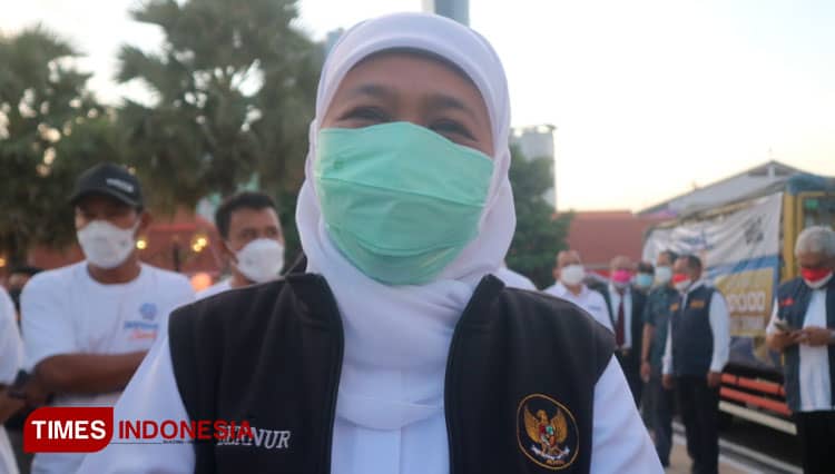 Gubernur Khofifah Minta Lab Turunkan Harga Test PCR Sesuai Arahan Presiden