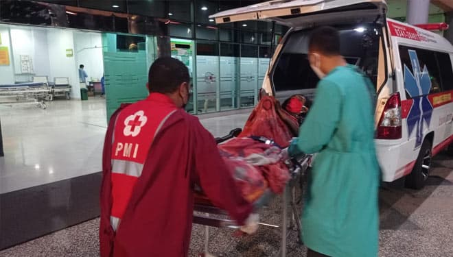 Kapolresta Malang Kota Bawa Pria Lumpuh yang Dirawat Kedua Anaknya ke RSSA