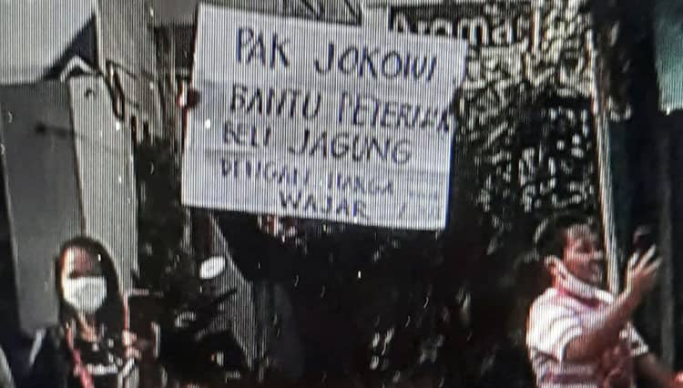 Bentangkan Poster Saat Presiden RI Jokowi ke Blitar, Pria ini Diamankan Polisi