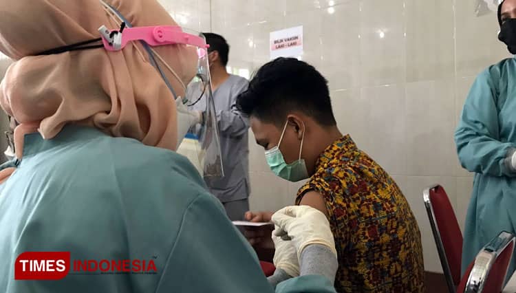 Ribuan Pelajar SMA di Kota Malang Jalani Vaksinasi Serentak