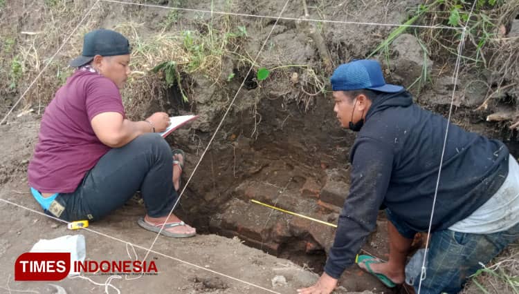 Temuan Pecahan Gerabah di Struktur Bata Kuno di Kota Blitar: Indikasi Permukiman Masa Lalu