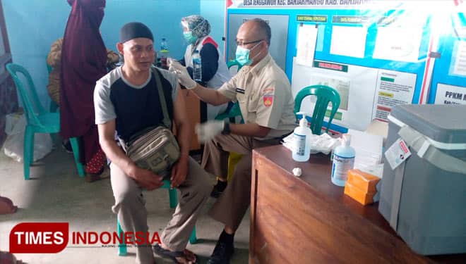 Warga Antusias Ikuti Serbuan Vaksin Covid-19 di Jenggawur, Banjarnegara