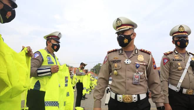 Antisipasi Cuaca Buruk, Satlantas Polrestabes Surabaya Siapkan Ratusan Personel