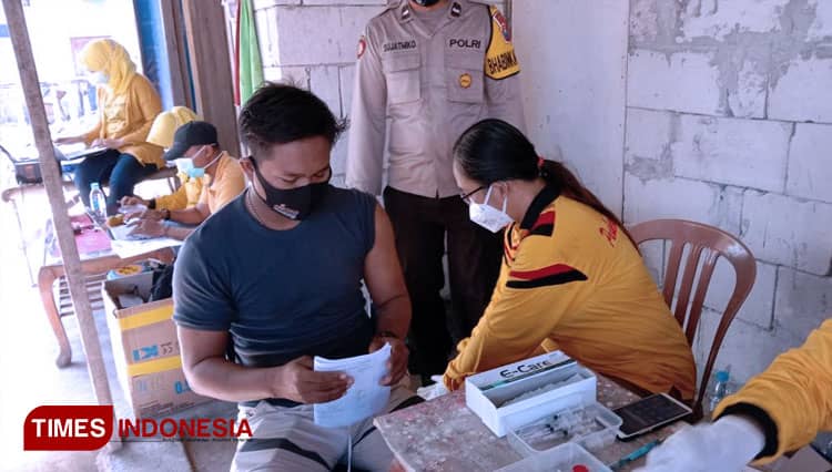 Menikmati Snorkeling Aman di Pulau Gili Ketapang Kabupaten Probolinggo
