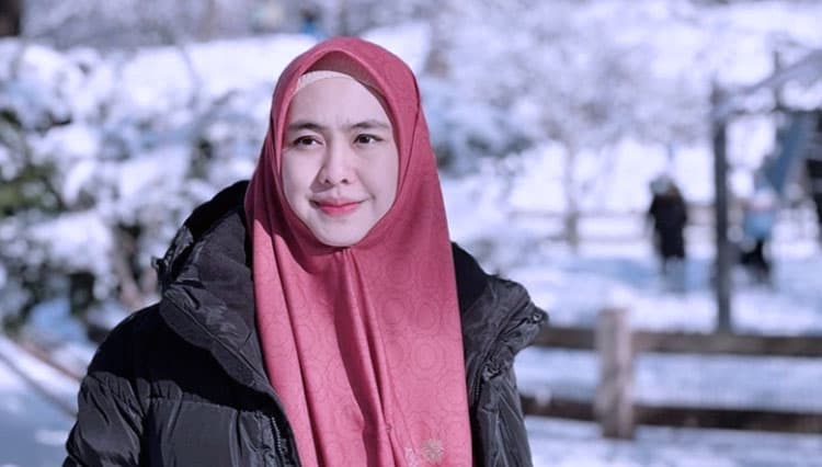 Ustazah Oki Setiana Dewi Klarifikasi Ceramahnya yang Membuat Gaduh